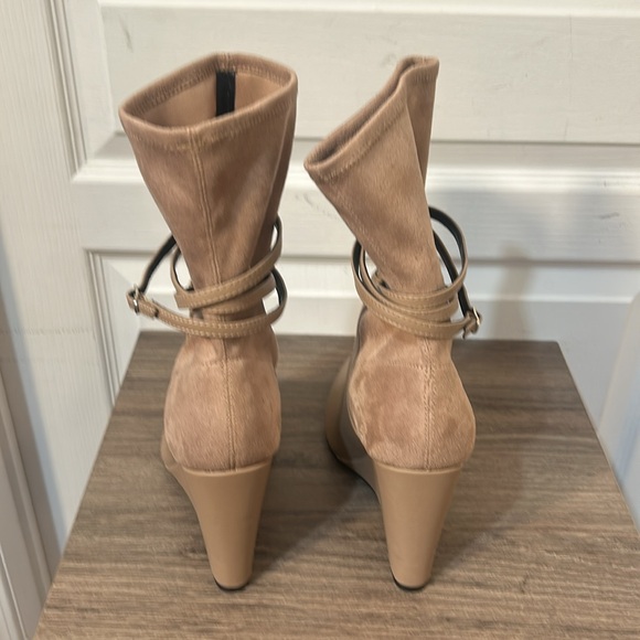 GUESS WOMEN ACORA ANKLE BOOTS IN BEIGE SIZE 10 M - Picture 8 of 10